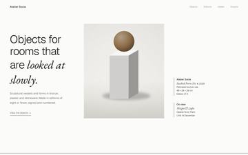 Plinth — Gallery white — objects on plinths